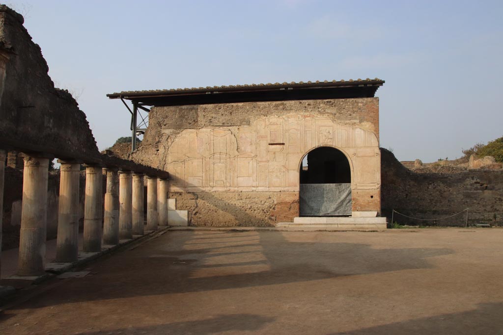 VII.1.8 Pompeii. October 2023. Looking west along south portico. Photo courtesy of Klaus Heese.