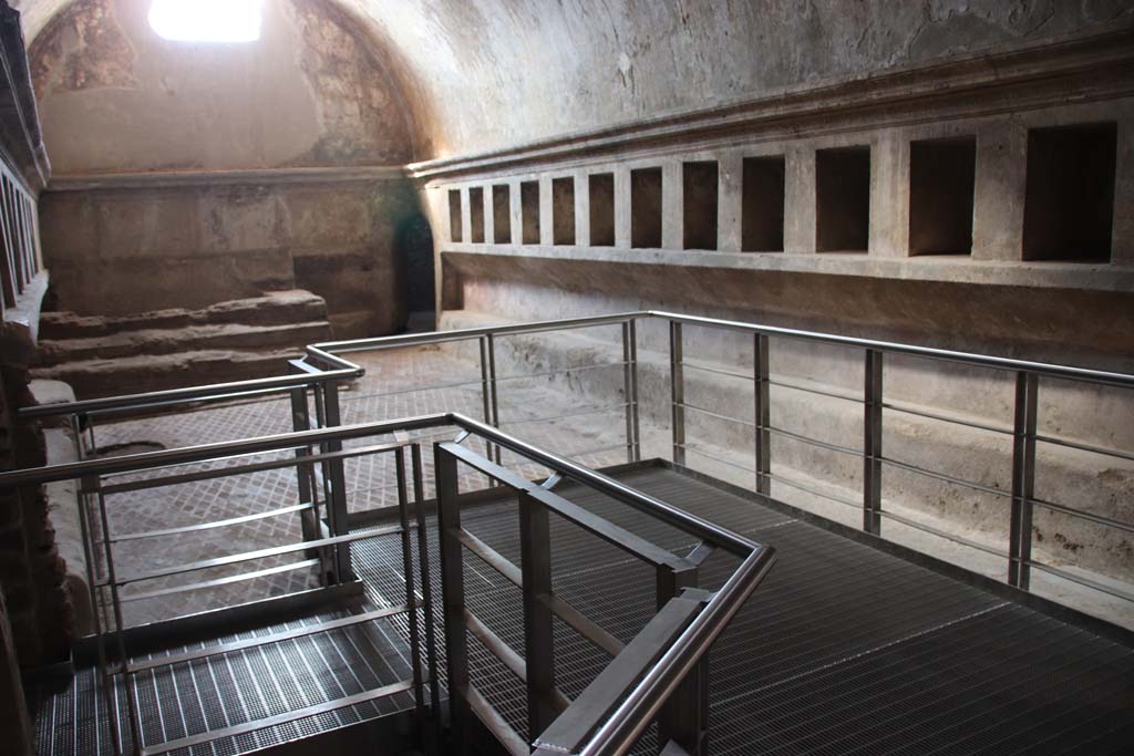 VII.1.8 Pompeii. September 2017. Looking north-west in women’s apodyterium (changing room) 11 with entrance to corridor K, in centre.
Photo courtesy of Klaus Heese.
