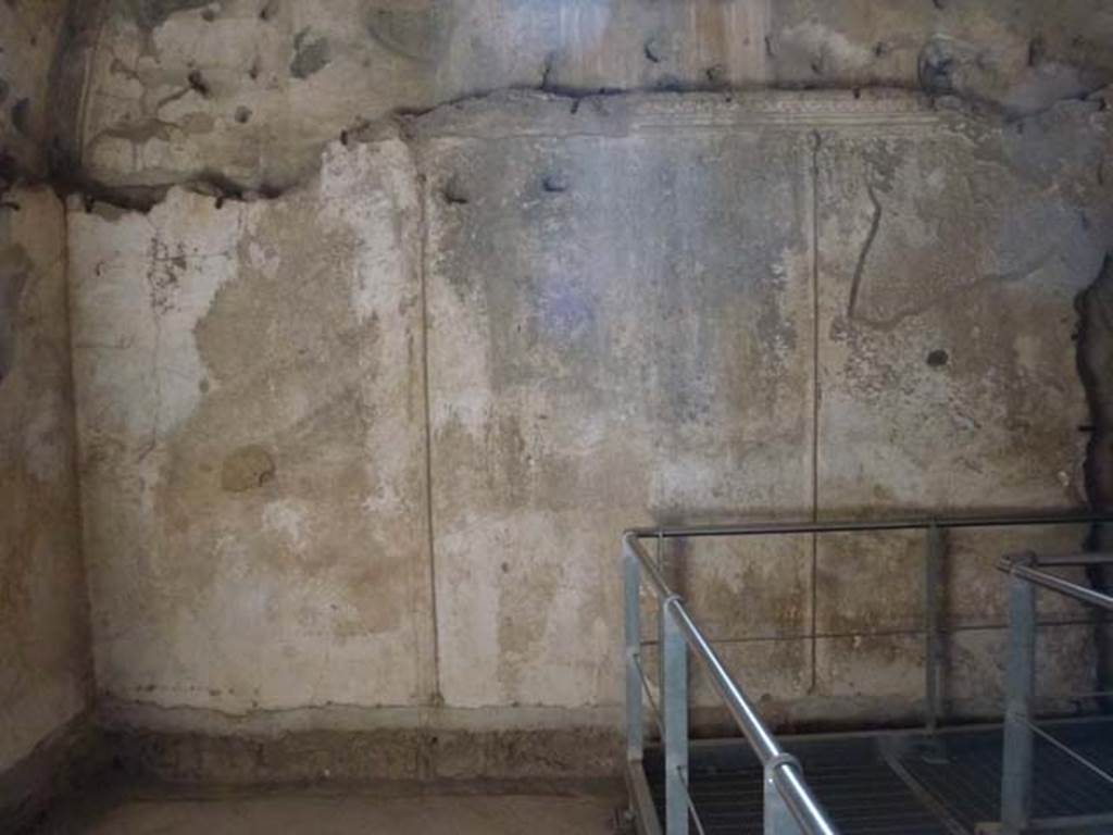 VII.1.8 Pompeii. June 2012. West wall of tepidarium 10, with doorway from changing room 11 on right. Photo courtesy of Michael Binns.