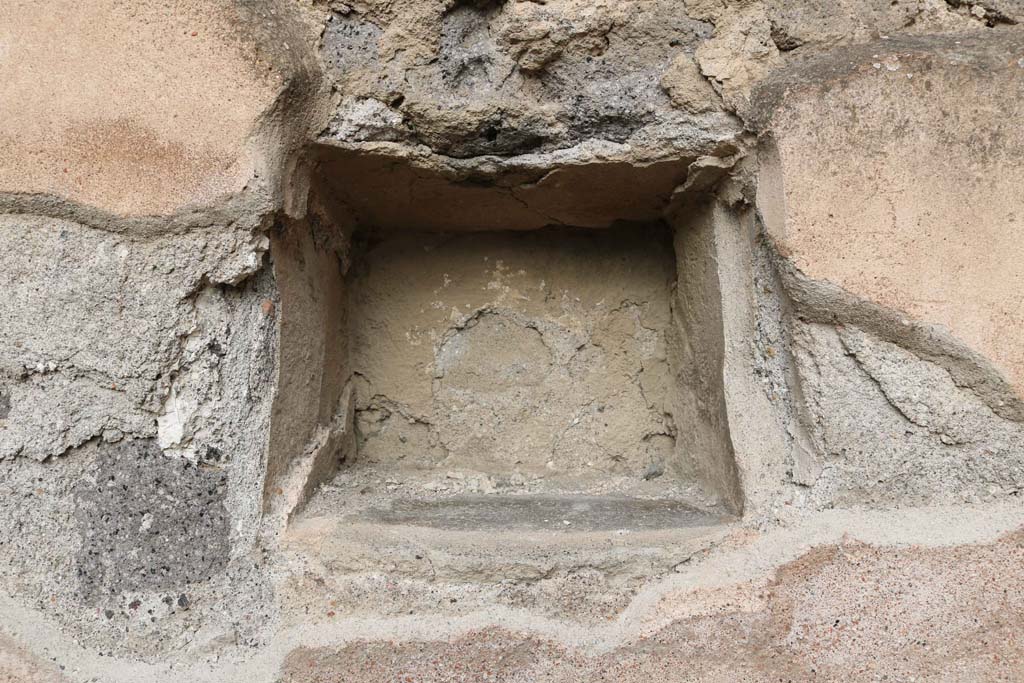 VII.1.11, Pompeii, December 2018. Niche/recess in north wall. Photo courtesy of Aude Durand.