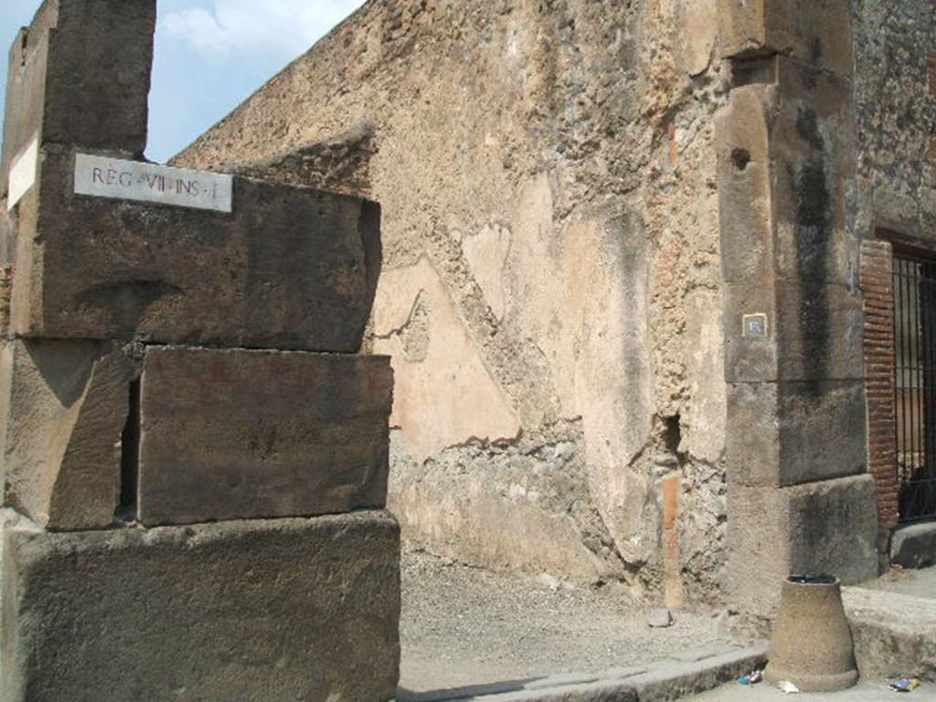 VII.1.13 Pompeii. May 2005. Entrance. Found on the pilaster, on the left of the entrance, was

[]  Artor(ium)  IIv(irum)  v(irum)  b(onum)  []
[...]  I[...]  IVVI  []
[]     [CIL IV 68]

According to Epigraphik-Datenbank Clauss/Slaby (See www.manfredclauss.de)
See Varone, A. and Stefani, G., 2009. Titulorum Pictorum Pompeianorum, Rome: Lerma di Bretschneider, (p.353-4)


