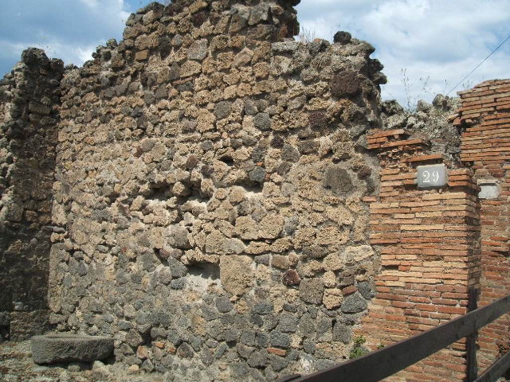 VII.1.29 Pompeii. May 2005. North wall, with site of stairs to upper floor.