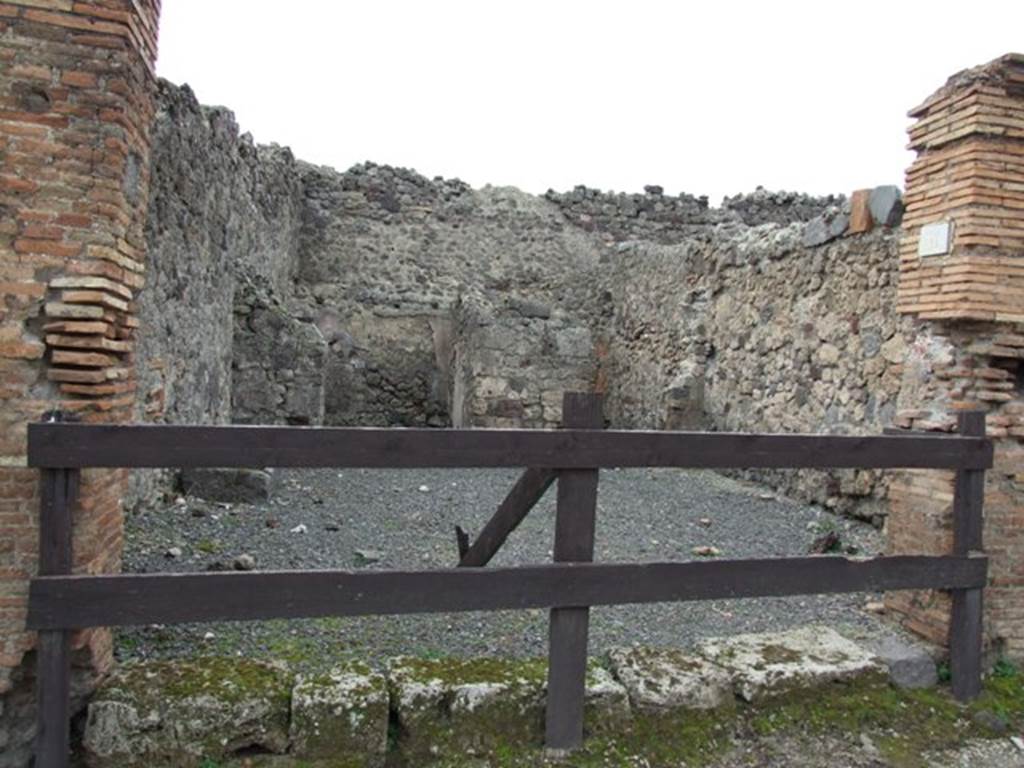 VII.1.31 Pompeii. December 2007. Looking west across shop from entrance.