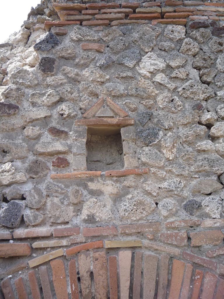 VII.1.36 Pompeii. October 2009. Niche on wall of oven. Photo courtesy of Jared Benton.