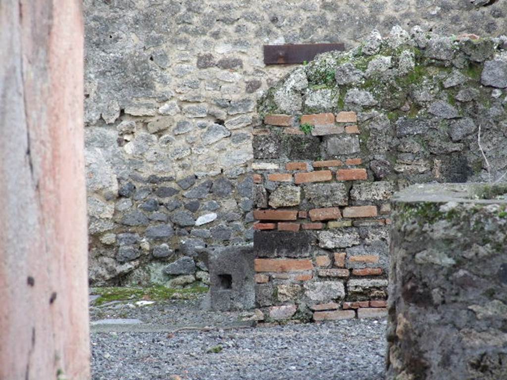 VII.1.36 Pompeii. December 2006. Looking south across atrium to the doorway to the milling area, viewed from entrance.
