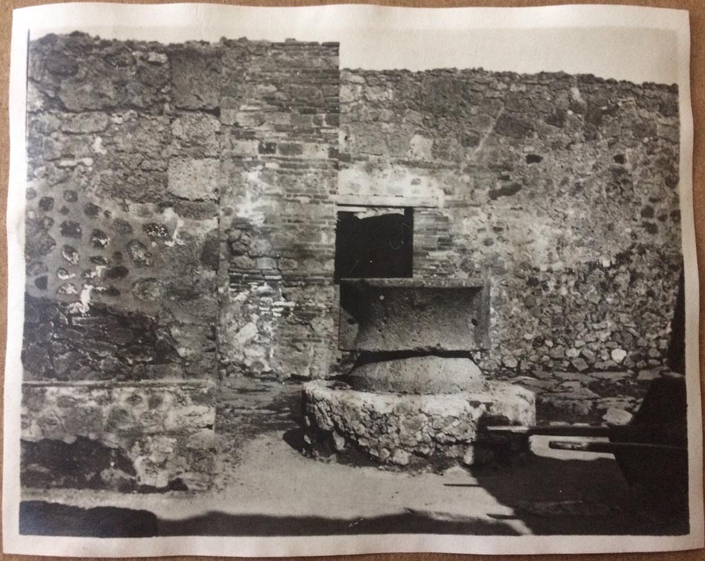 VII.1.36 Pompeii. August 27, 1904. Looking east from doorway to south-east corner of atrium, on left. Photo courtesy of Rick Bauer.