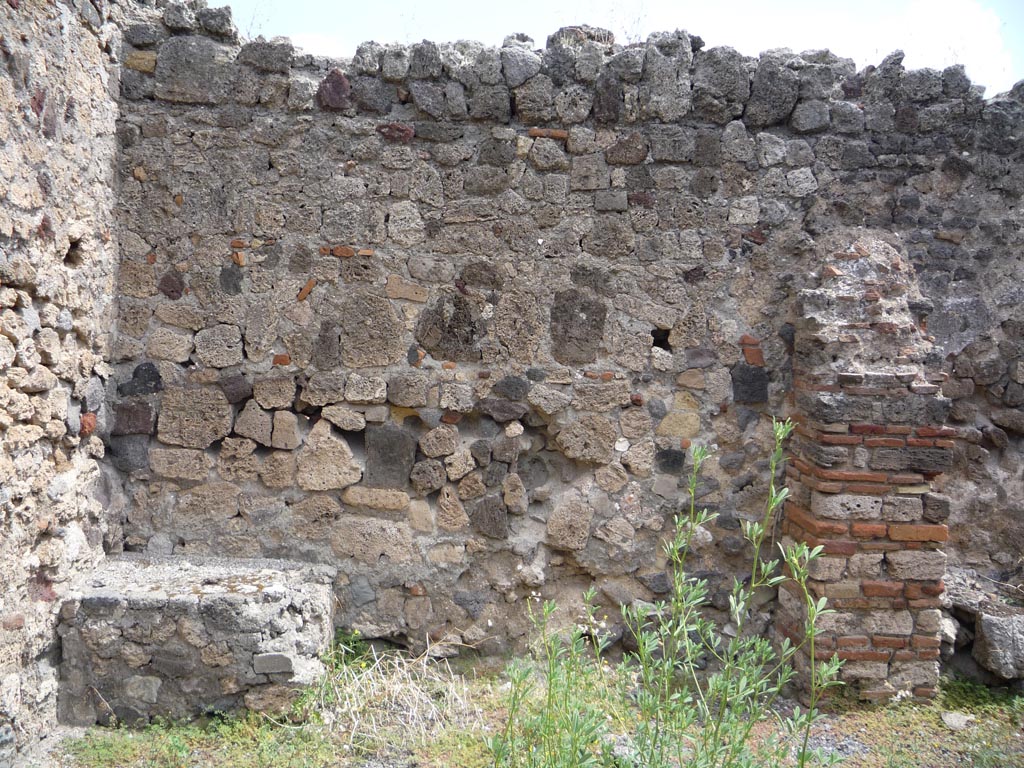 VII.1.36 Pompeii. October 2009. Looking towards north end of east wall. Photo courtesy of Jared Benton.