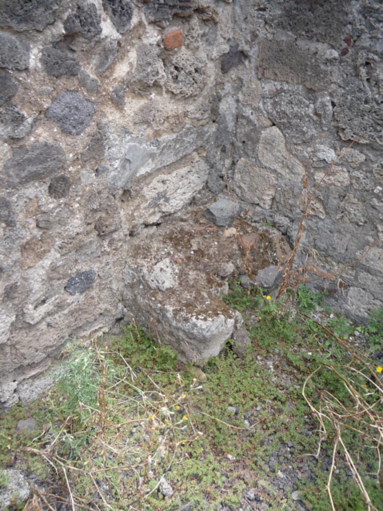 VII.1.36 Pompeii. October 2009. South-east corner. Photo courtesy of Jared Benton.