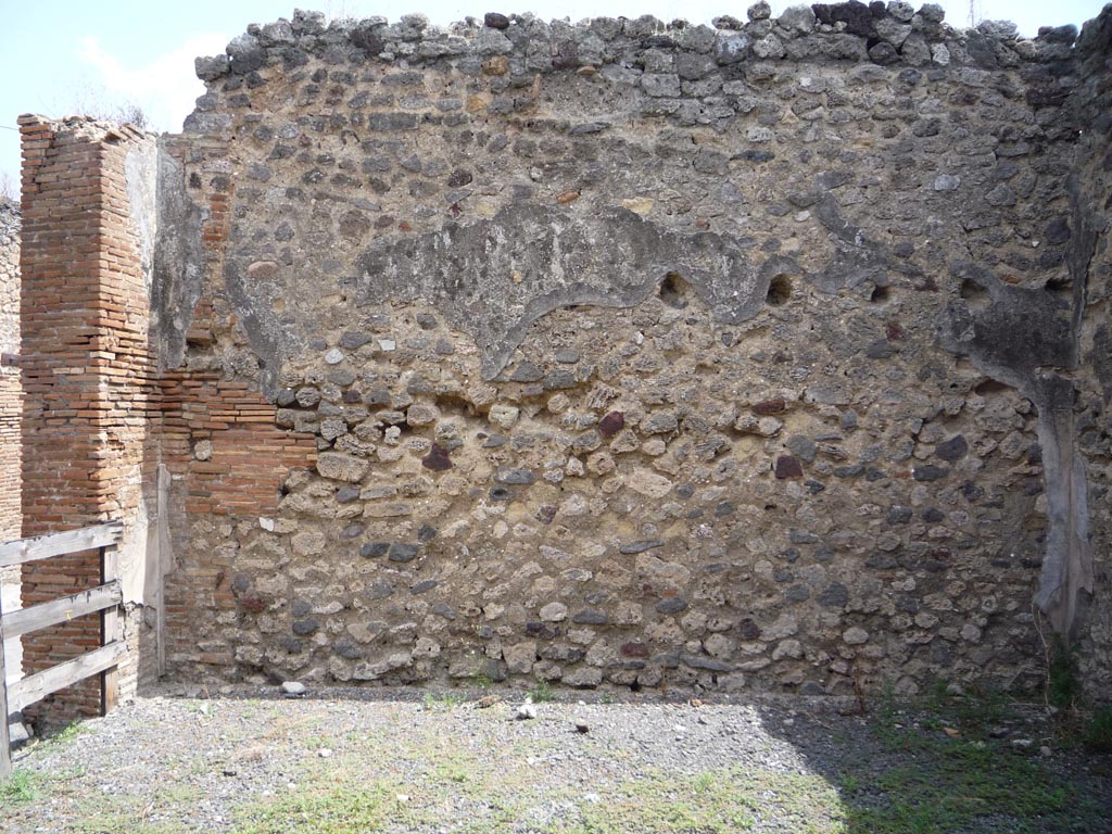 VII.1.36 Pompeii. October 2009. Looking towards east wall. Photo courtesy of Jared Benton.