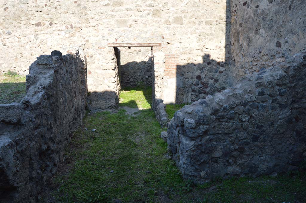 VII.1.45 Pompeii. October 2017. Looking east from entrance.
Foto Taylor Lauritsen, ERC Grant 681269 DCOR.
