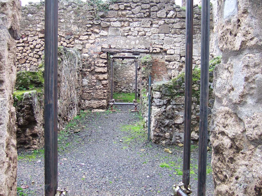 VII.1.45 Pompeii. December 2005. Looking east from entrance.