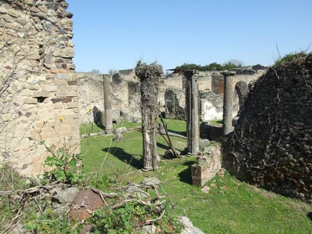 VII.2.11 Pompeii.  March 2009.  Peristyle area looking north east across Oecus, photo taken from VII.2.16.