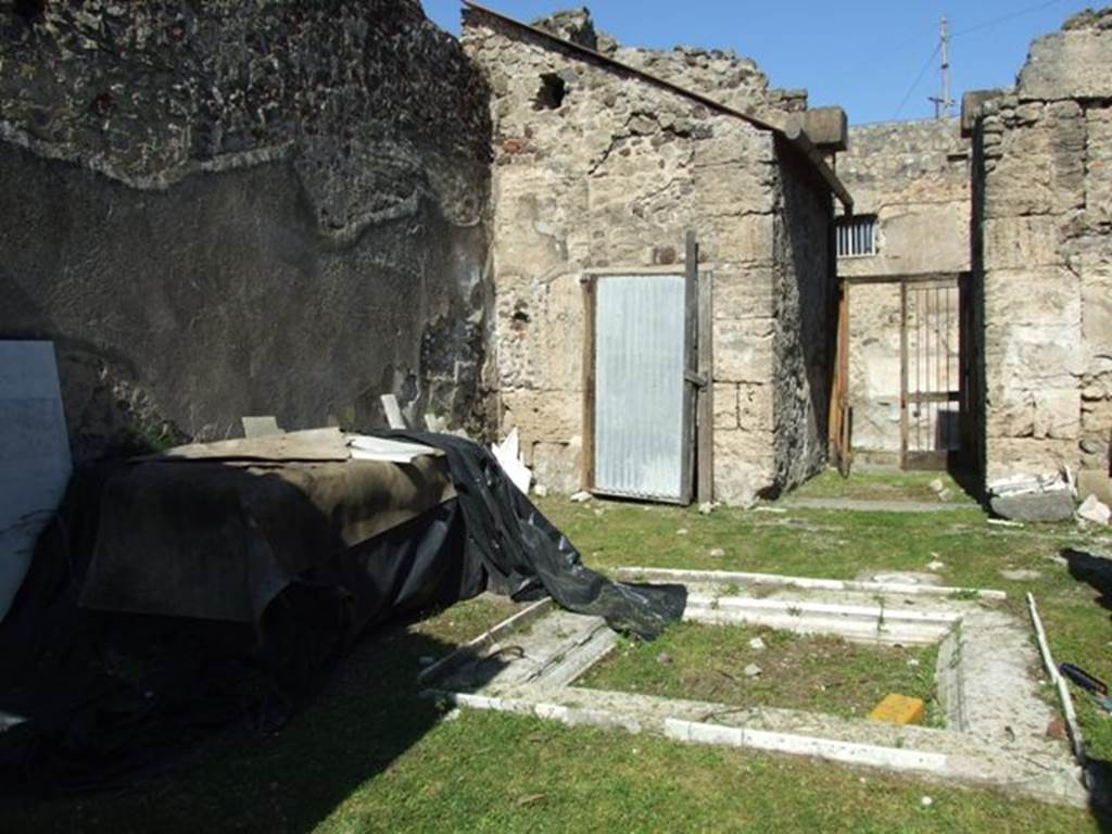 VII.2.16 Pompeii.  March 2009.   Room 2. Atrium, looking north towards Room 21, Cubiculum, on west side of entrance. 