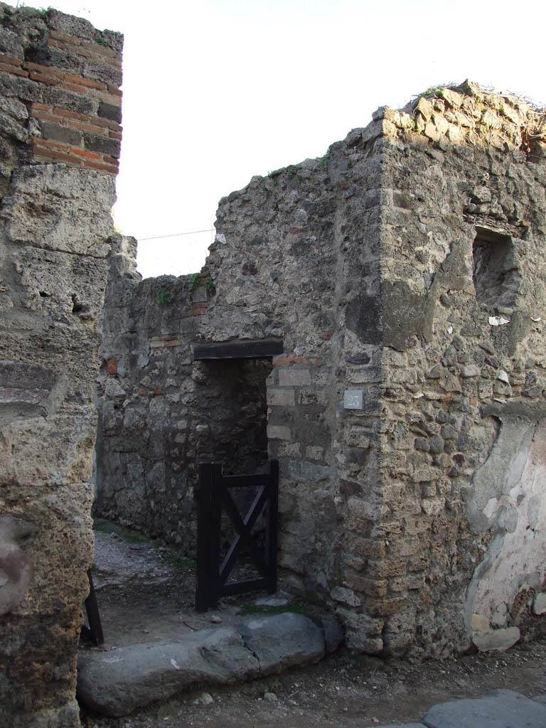 VII.2.23 Pompeii. December 2006. Entrance doorway.