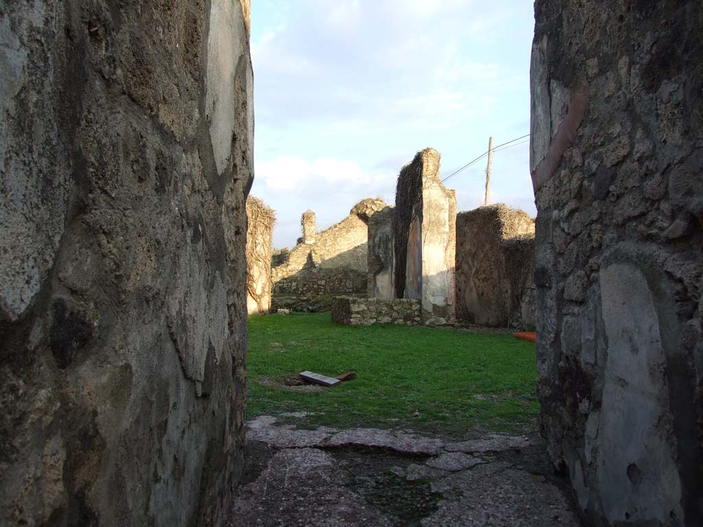 VII.2.23 Pompeii. December 2006. View of atrium from entrance.