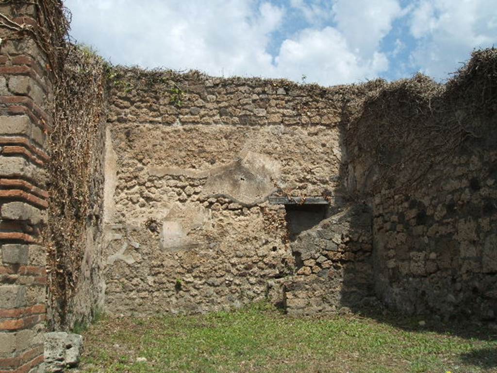 VII.2.40 Pompeii.  May 2005.  North wall.