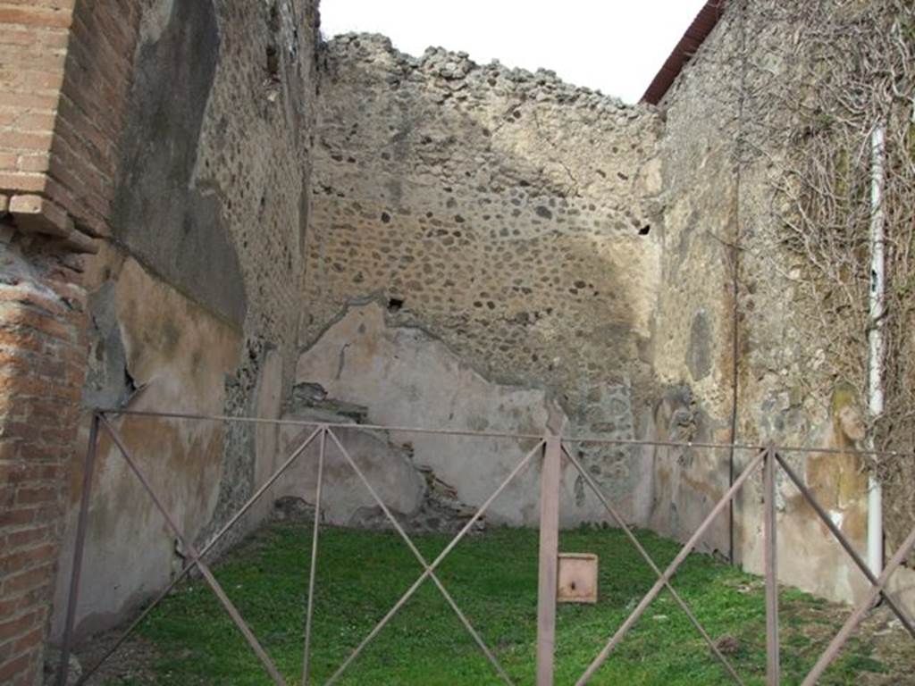 VII.2.43 Pompeii.  December 2007.  Looking north across shop.