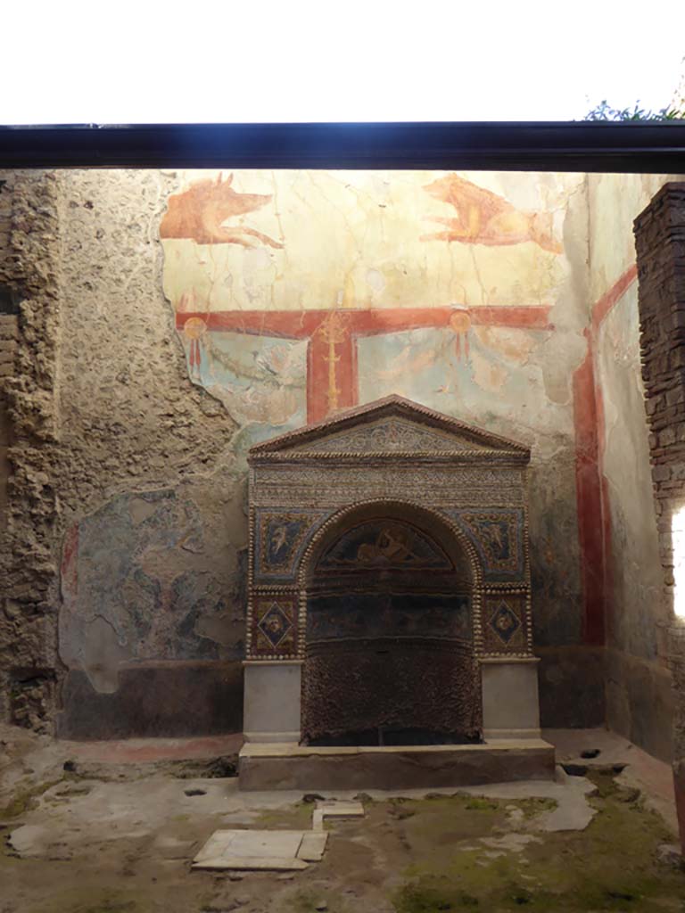 VII.2.45 Pompeii. September 2018. Looking towards fountain against north wall.
Foto Annette Haug, ERC Grant 681269 DÉCOR.
