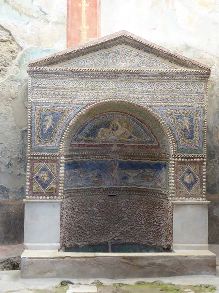 VII.2.45 Pompeii. September 2018. Looking towards north wall with fountain.
Foto Annette Haug, ERC Grant 681269 DÉCOR.
