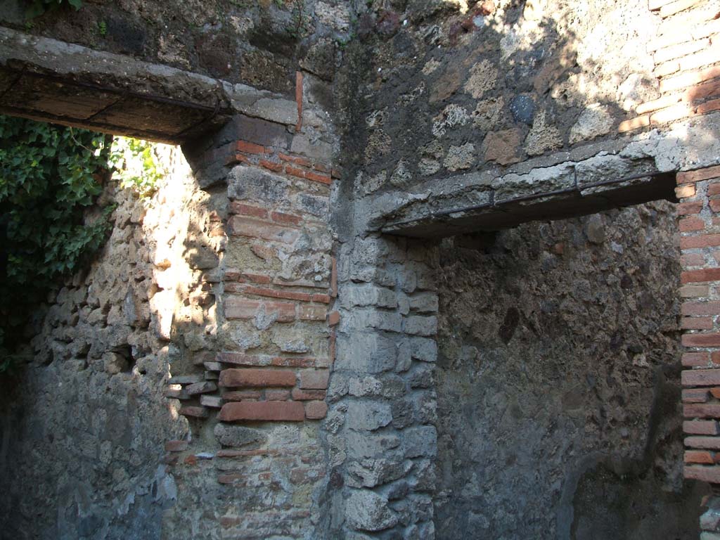 VII.2.51 Pompeii. December 2004. North-west corner of atrium.