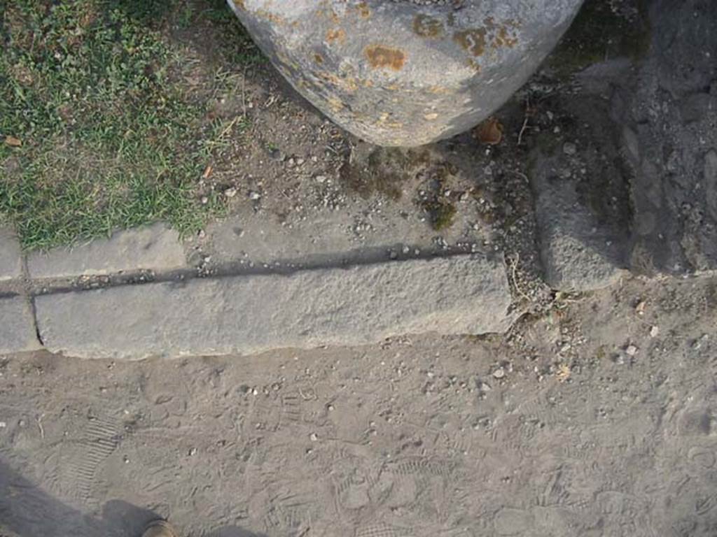 VII.3.3 Pompeii. May 2003. Threshold/sill on west side of entrance doorway. Photo courtesy of Nicolas Monteix.