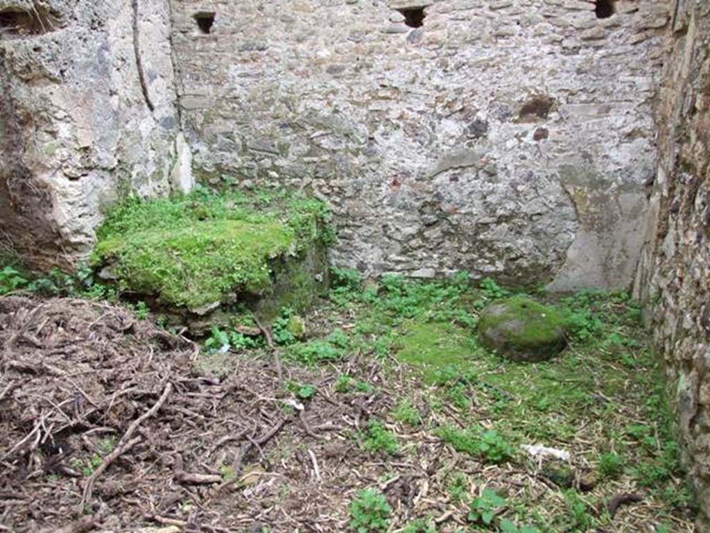 VII.3.4 Pompeii. March 2009. South side of Kitchen.