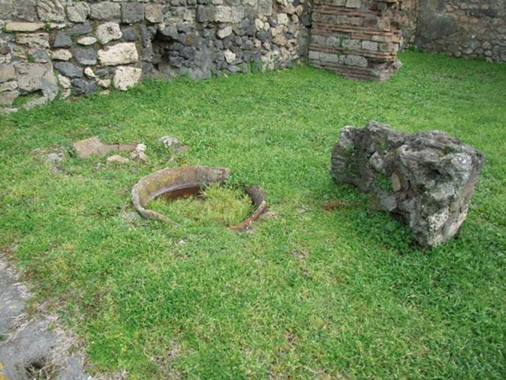 VII.3.4 Pompeii. March 2009. Remains of urns.