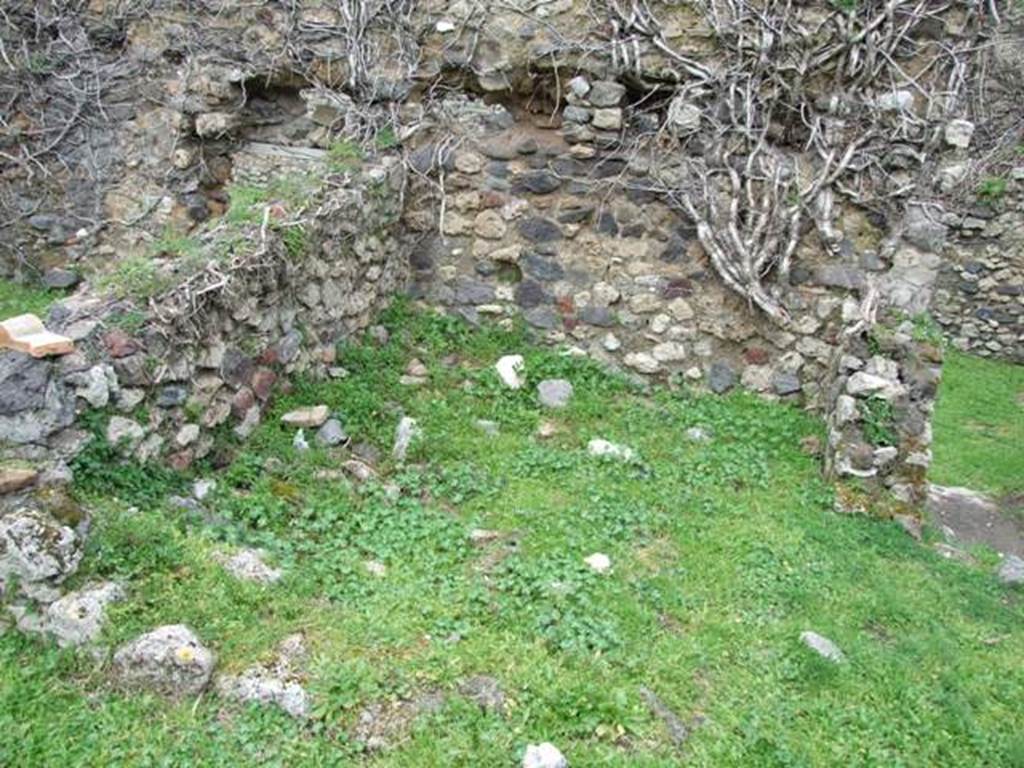 VII.3.4 Pompeii. March 2009.  Small cubiculum on east side.