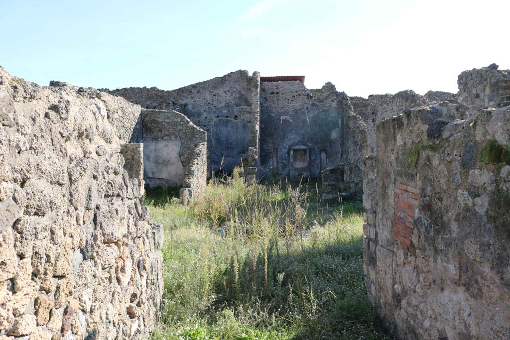 VII.3.6, Pompeii. December 2018. Looking south along entrance corridor towards atrium. Photo courtesy of Aude Durand.