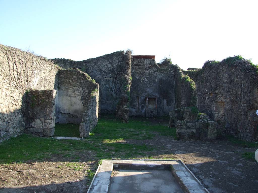 VII.3.6 Pompeii. December 2006. Looking south across atrium through tablinum to garden at rear.