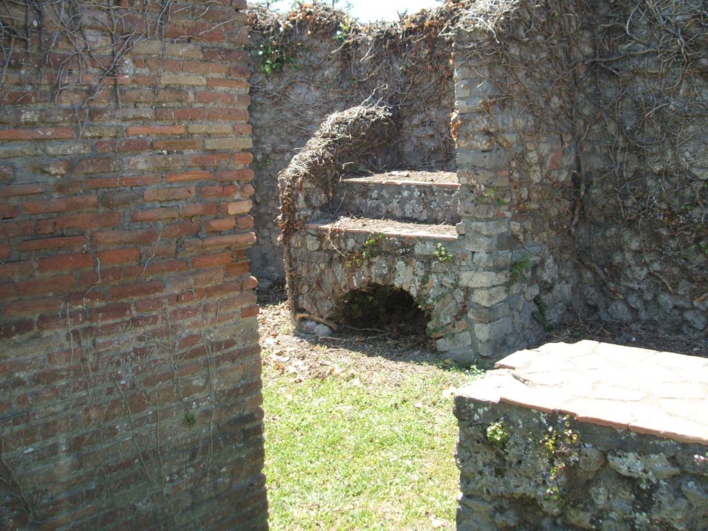 VII.3.9 Pompeii. May 2005. Looking south-west towards oven or hearth.