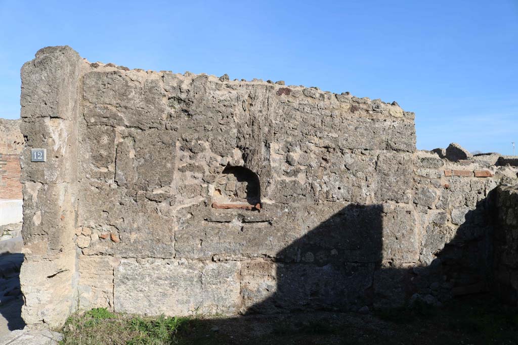 VII.3.12, Pompeii. December 2018. East wall with niche. Photo courtesy of Aude Durand.