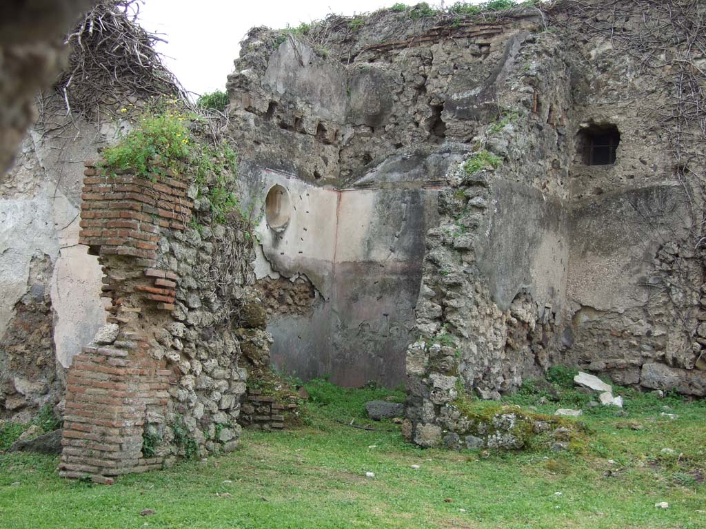 VII.3.13 Pompeii. March 2009. Looking west towards two cubicula. 