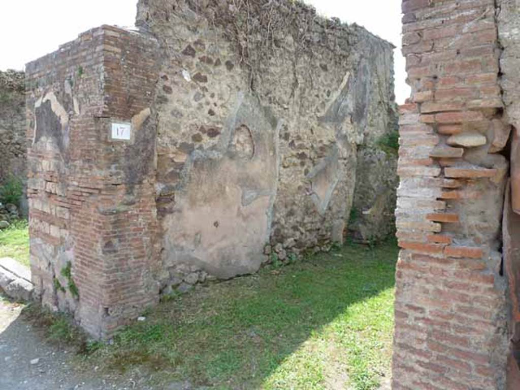 VII.3.17 Pompeii.  May 2010.  Entrance on Via Stabiana, looking south.