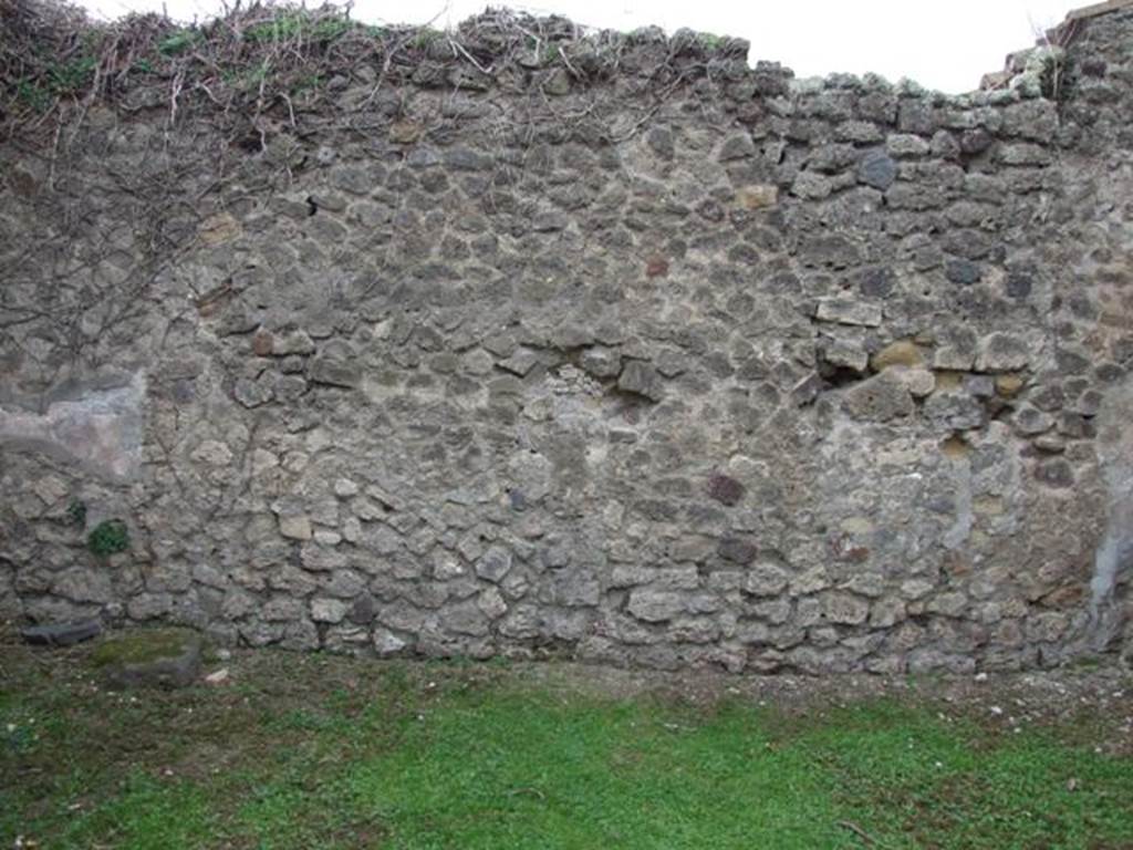 VII.3.18 Pompeii.  Shop.  December 2007.  West wall.