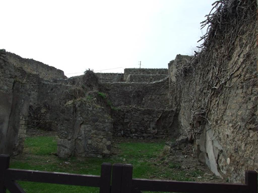 VII.3.22 Pompeii. December 2007. Looking west.