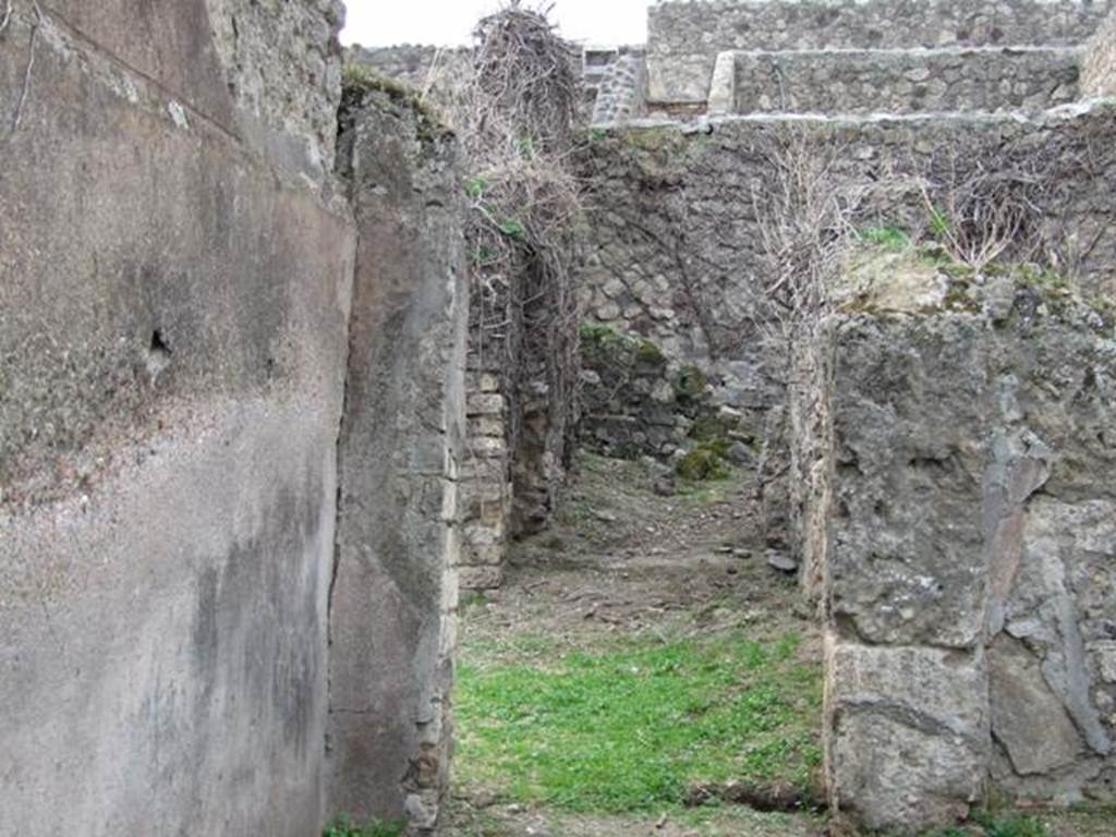 VII.3.22 Pompeii. December 2007. Doorway to rear rooms and link to VII.3.23.