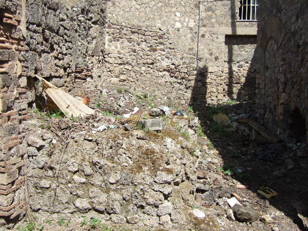 VII.3.28 Pompeii. May 2006. Looking north across remains of bar counter.