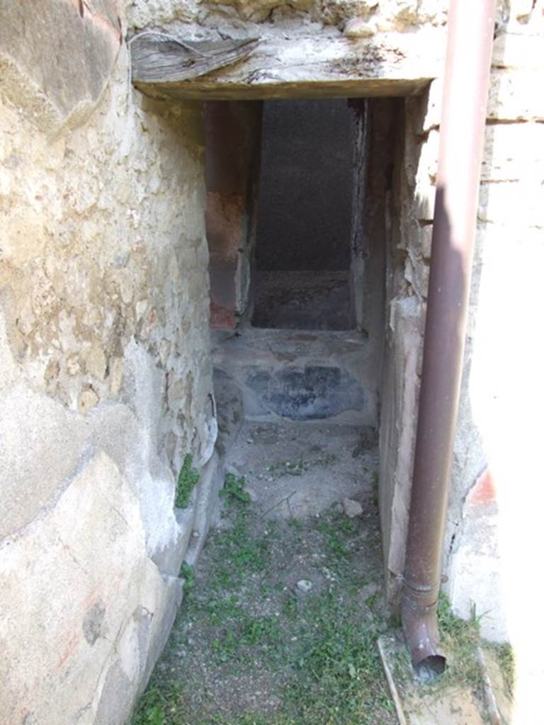 VII.3.29 Pompeii.  March 2009.  Doorway 8. Looking north to Stairs to upper floor, and entrance to lightwell, Room 9.