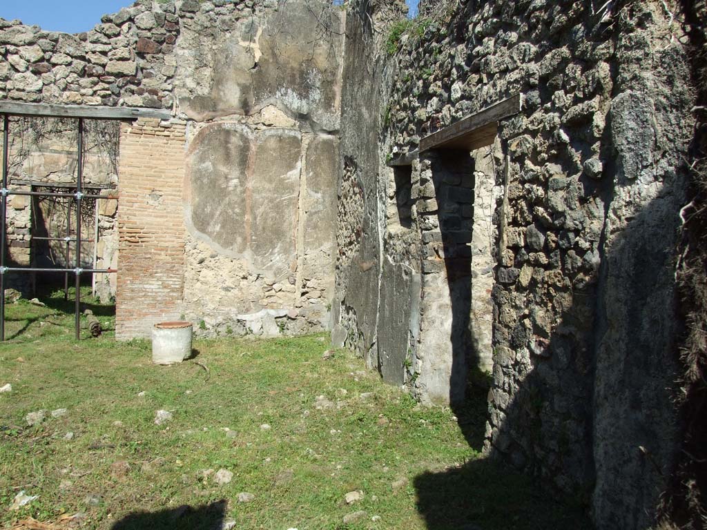 VII.3.30 Pompeii. March 2009. Room 1, atrium, looking north-east.