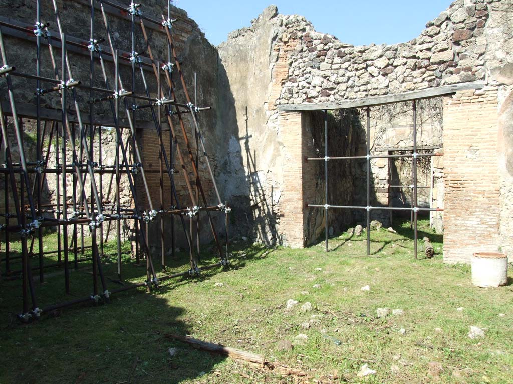 VII.3.30 Pompeii. March 2009. Room 1, atrium, looking north-west.