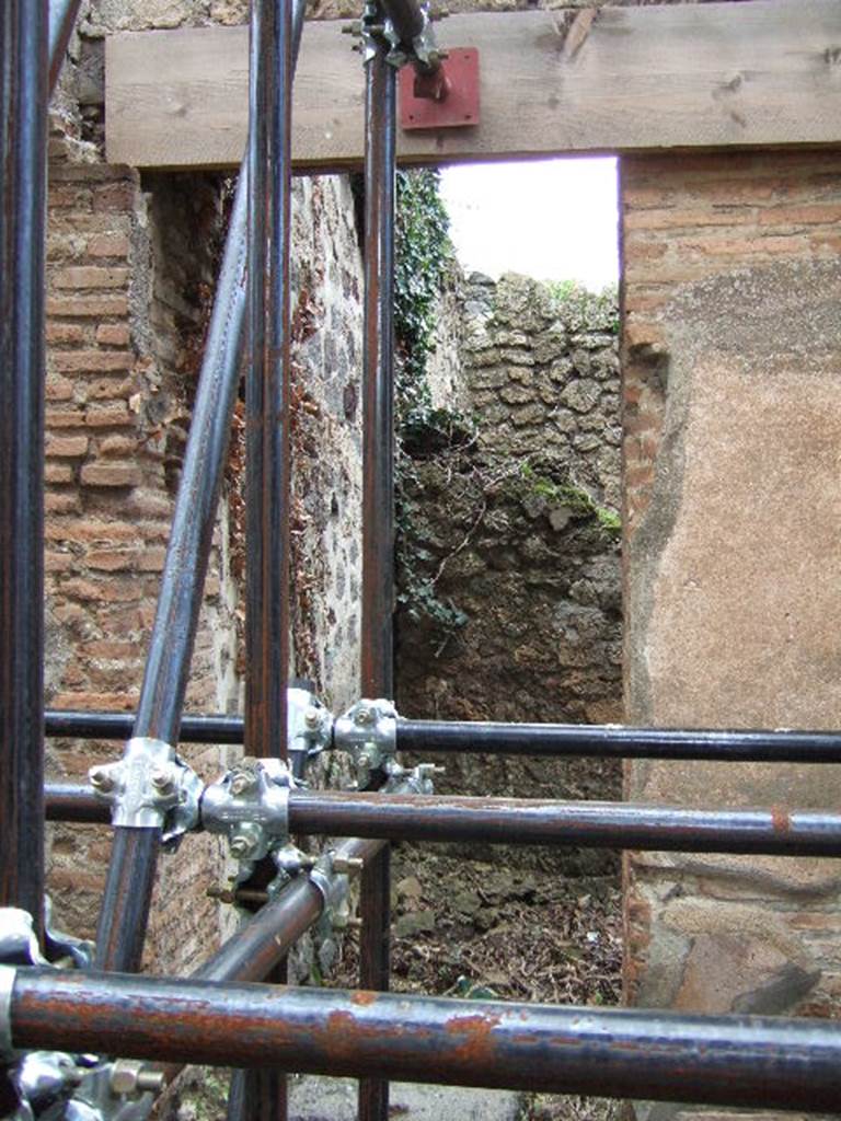 VII.3.32 Pompeii. December 2005. Doorway of steps to upper floor.