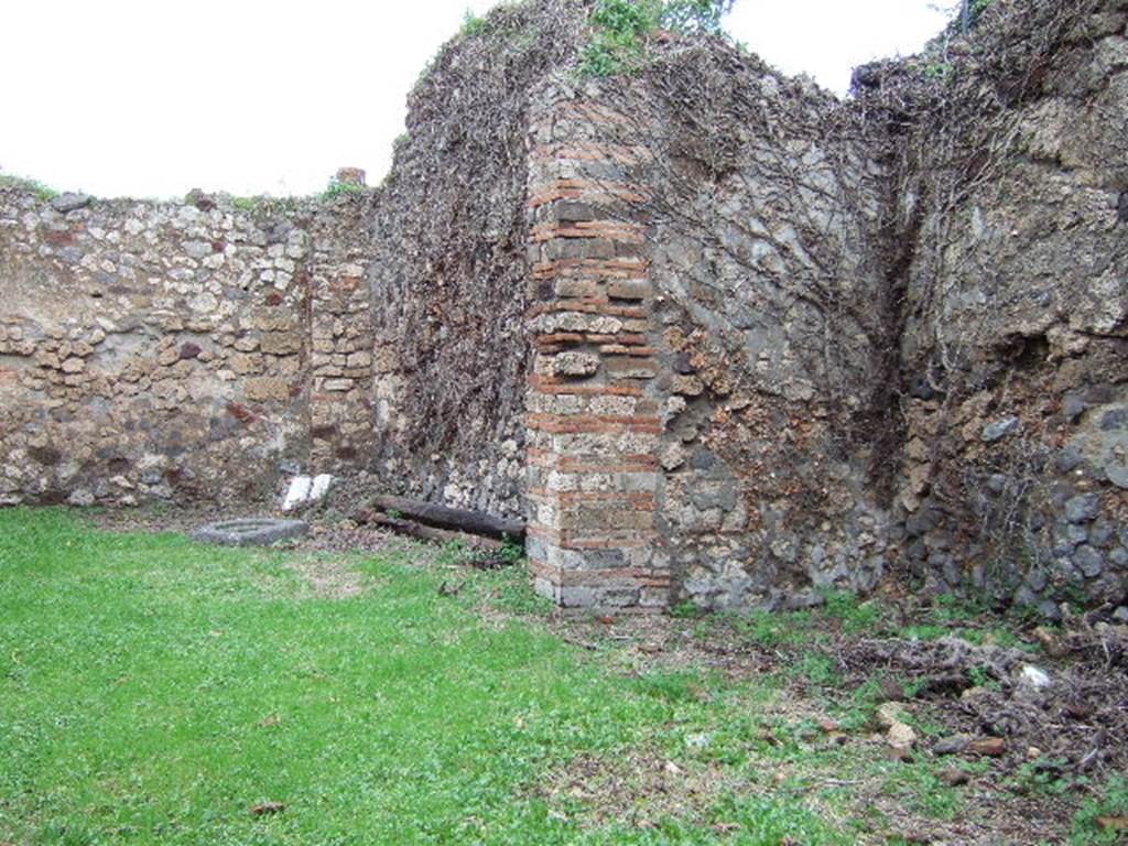 VII.3.33 Pompeii. Looking north from entrance.