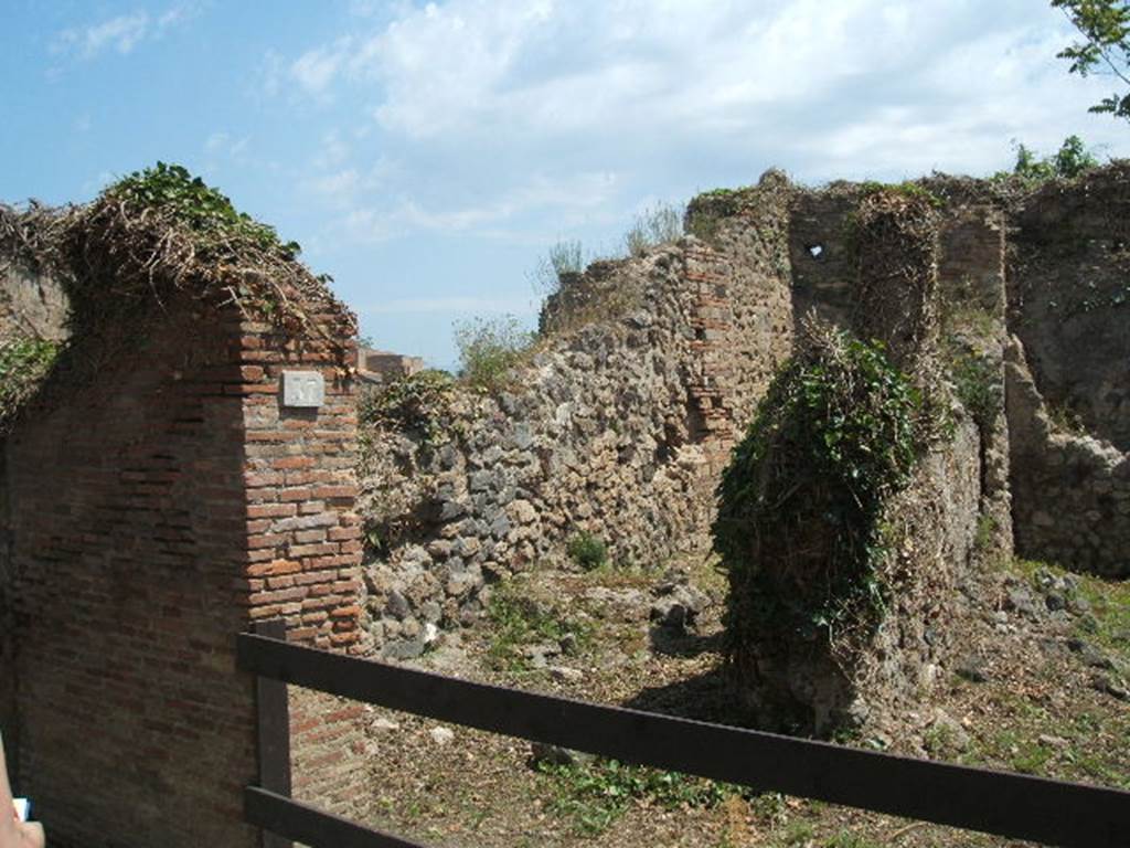 VII.3.37 Pompeii.  Shop.  May 2005.  Looking north east from entrance.