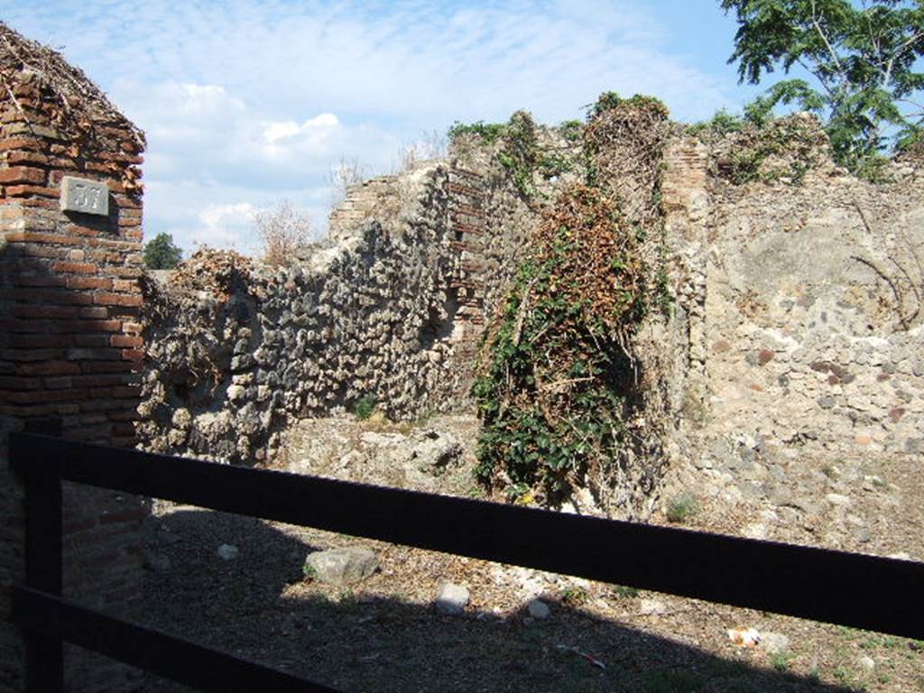 VII.3.37 Pompeii.  Shop.  September 2005.  Looking north east from entrance.