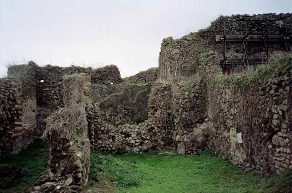 VII.3.37 Pompeii. February 2009. Large room, triclinium or workshop. Photo courtesy of Rick Bauer.