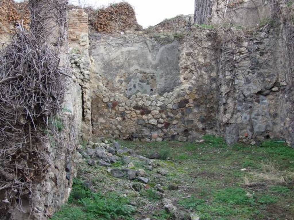 VII.3.37 Pompeii.  Shop.  December 2007.  Large room on south side with garden at rear.