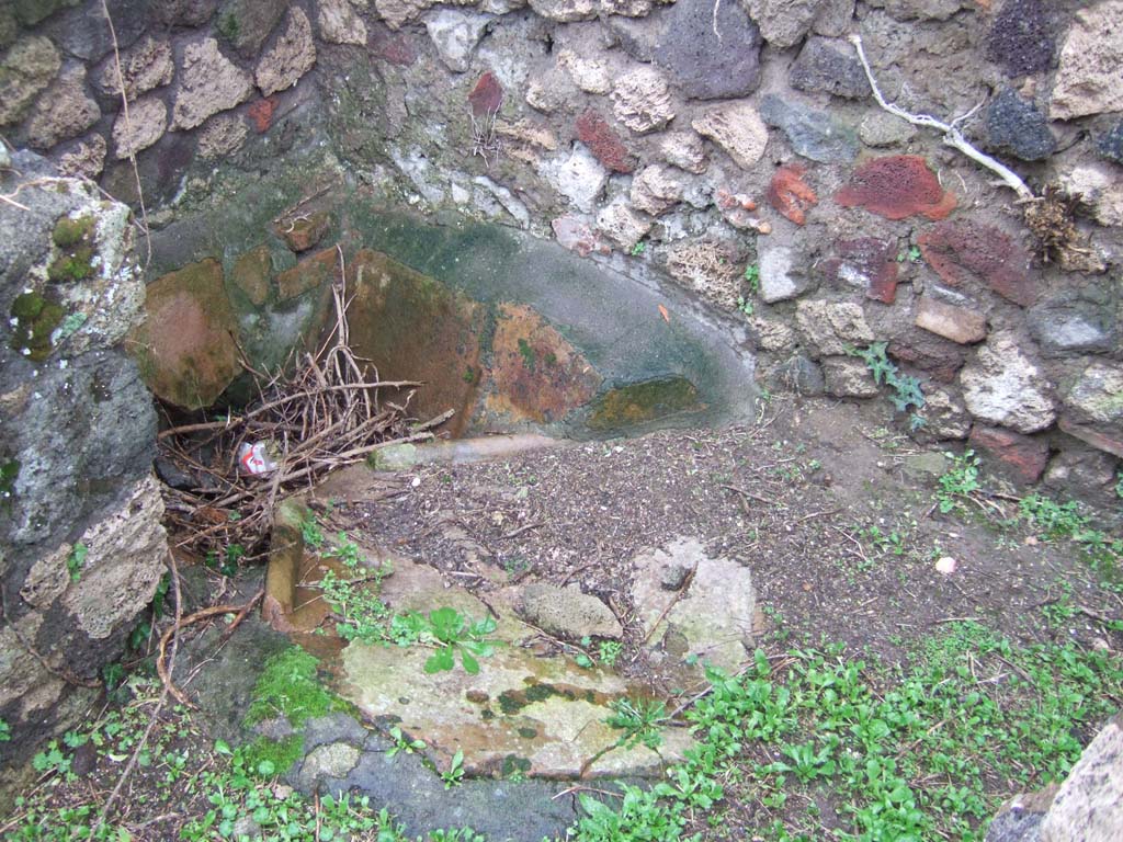 VII.3.38 Pompeii. December 2005. Latrine.