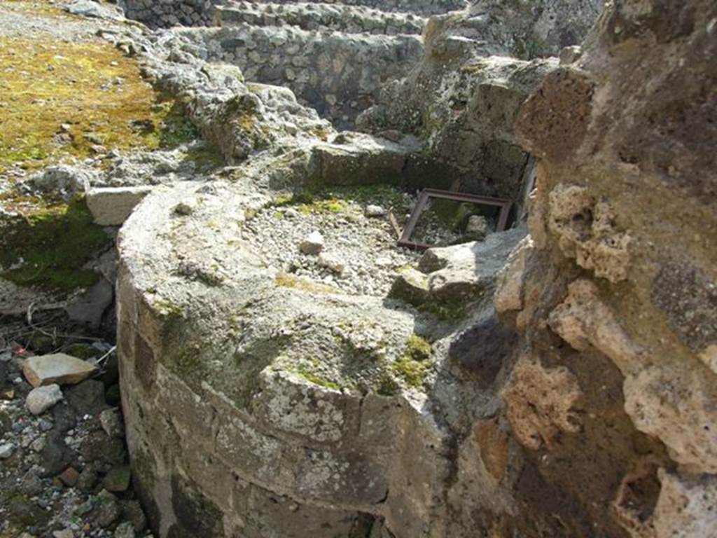 VII.4.4  Pompeii. March 2009.  South end of long corridor.