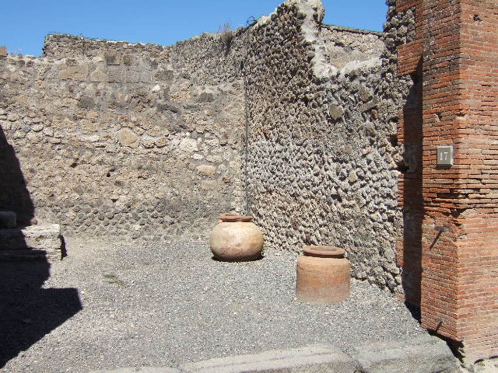 VII.4.17 Pompeii. September 2005. North-east corner.